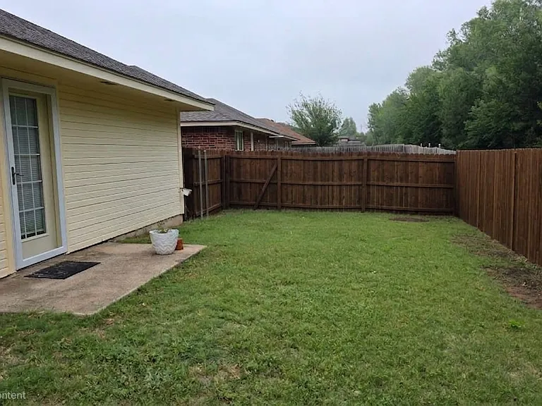 Small backyard ( low maintenance)