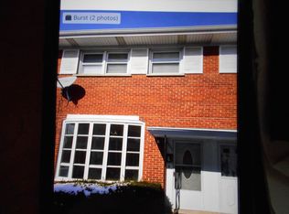 8887 N Grand St, Niles, IL 60714