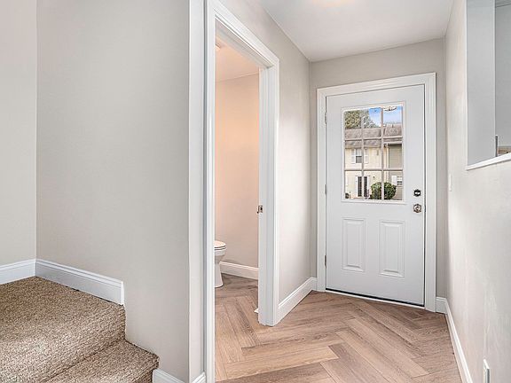 2nd image of 433 N Eddy St #7