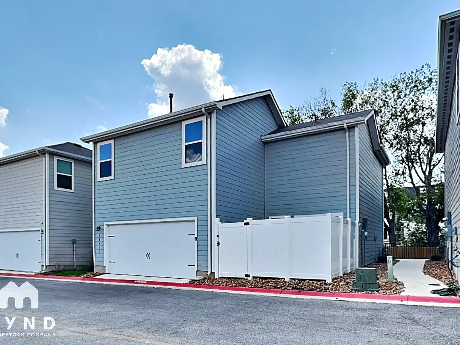 3 bed, 2.5 bath, 1430 sqft, $1,445 — Photo 1