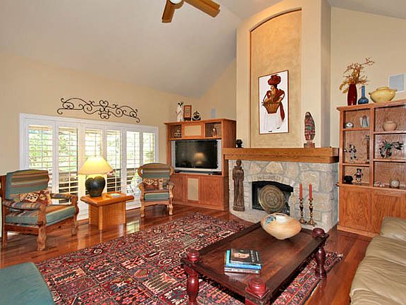 3rd image of 48 S Inwood Heights Dr