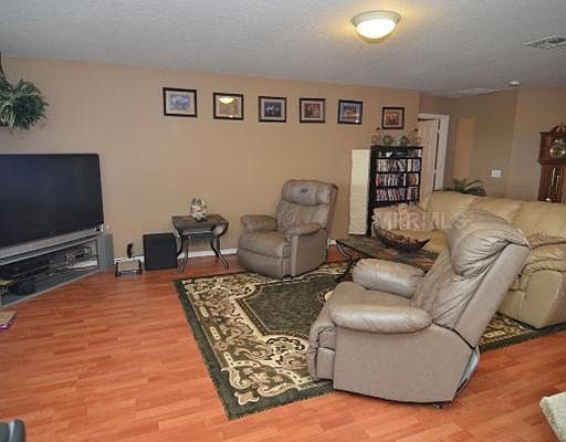 4th image of 303 Sky Valley St