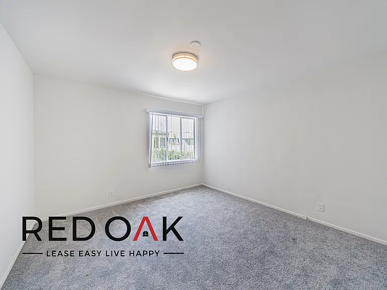 Laurel Garden Apartments — Photo 40