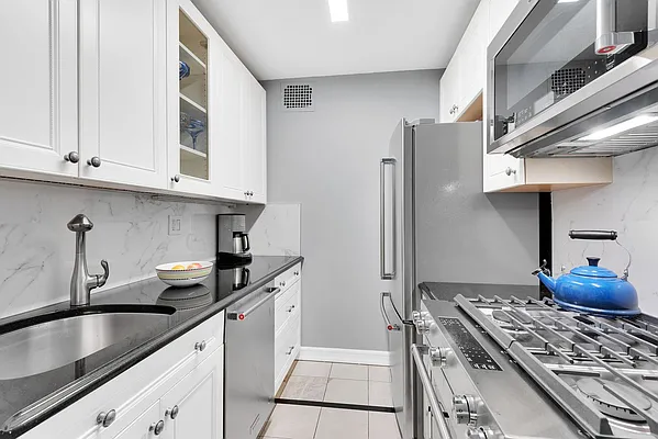 Sold by Compass | media 31