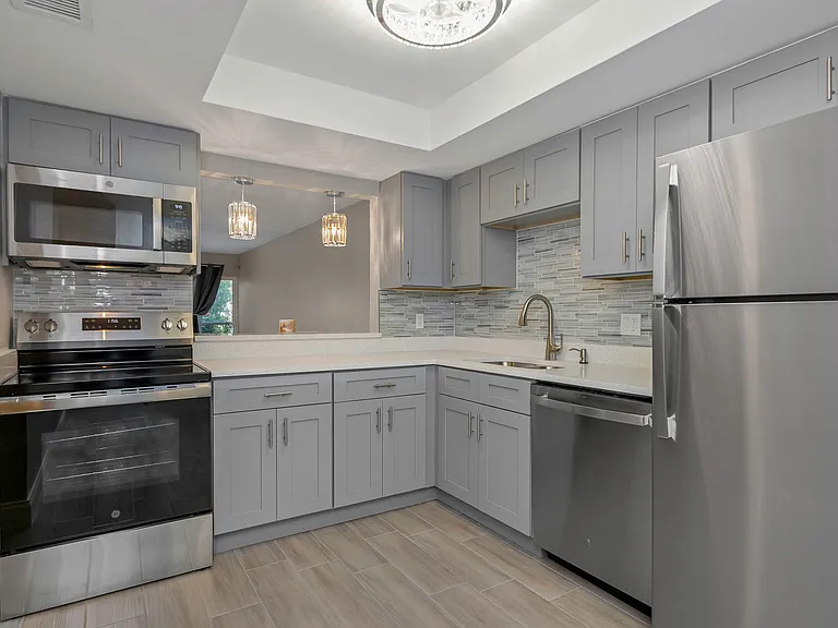 4910 38th Way S #111 — Photo 10