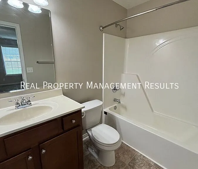 4890 Imperial Dr — Photo 11