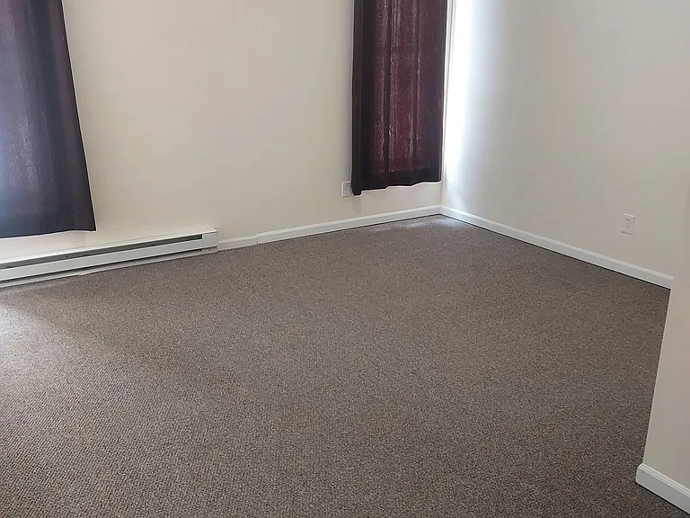 208 N State St — Photo 6