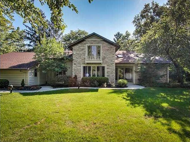 1st image of 130 Hawthorne Dr