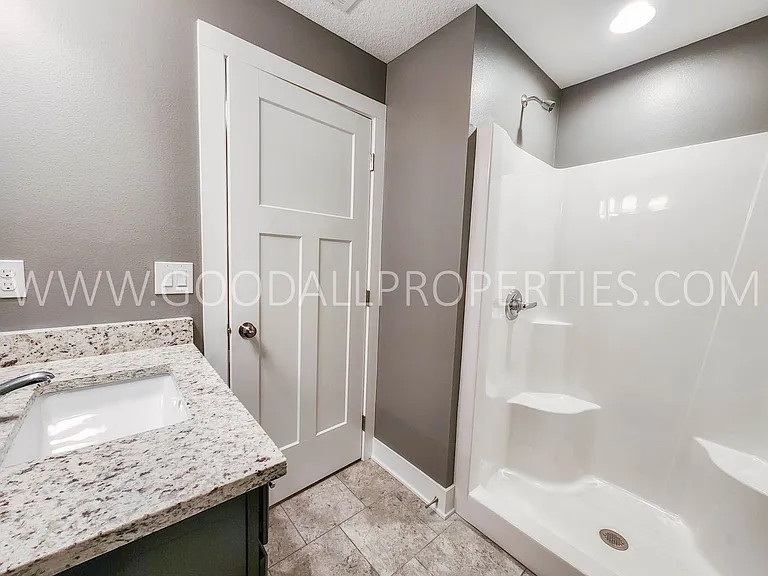 1306 Green Hills Dr — Photo 14