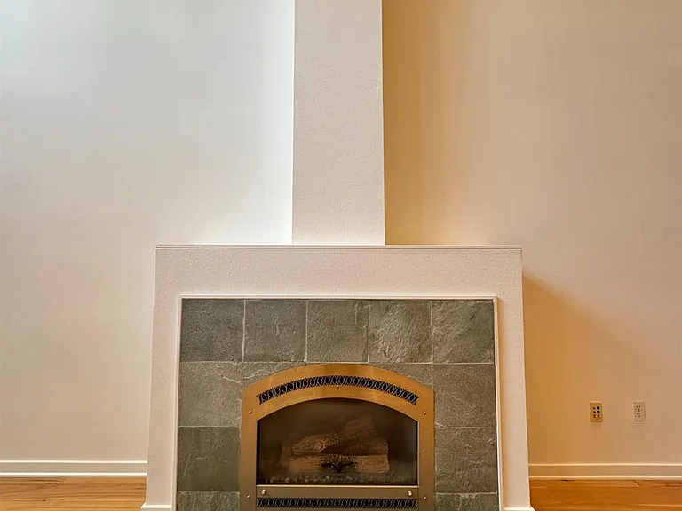 950 Harrison St #117 — Photo 8