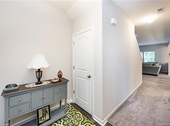 5th image of 2584 Courtland Dr #109