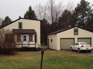 995 Pinewood Dr, Cloquet, MN 55720