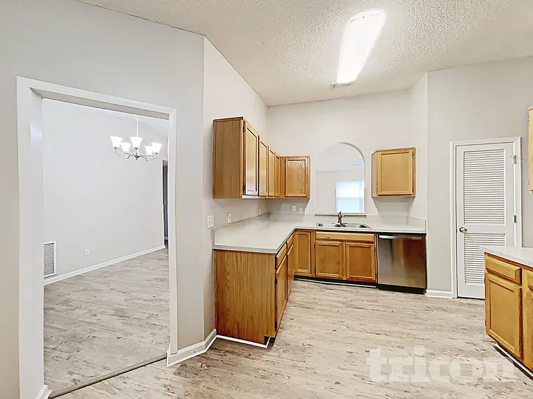 10819 Grand Central Pl N — Photo 3