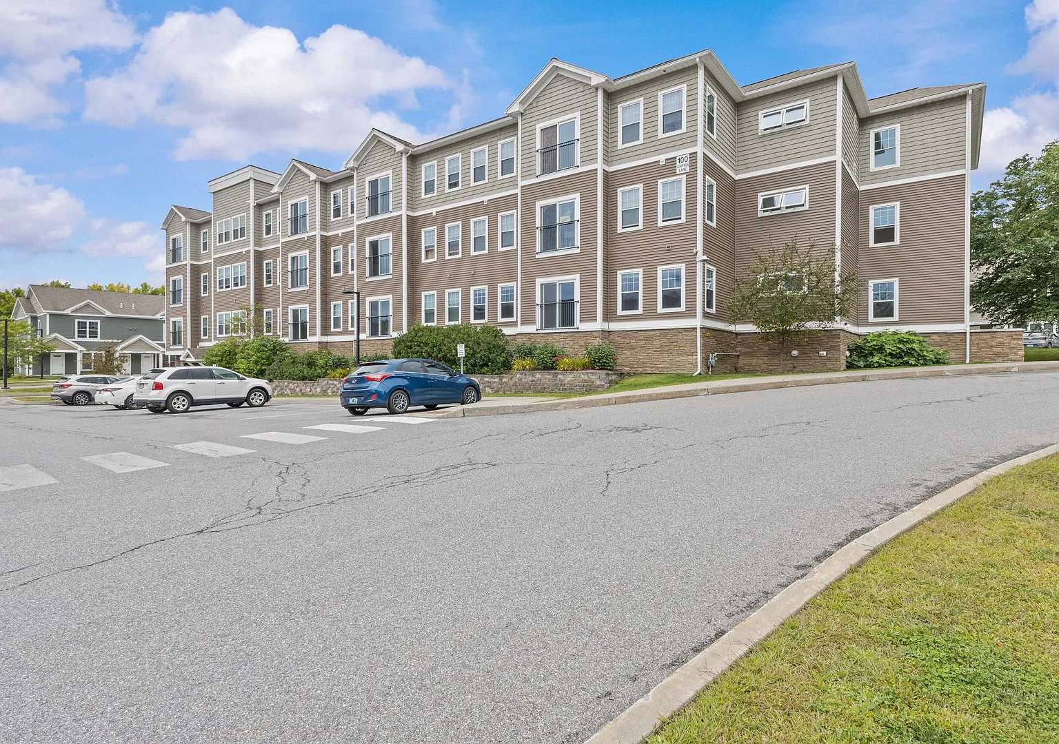 Gardenside Commons — Photo 2