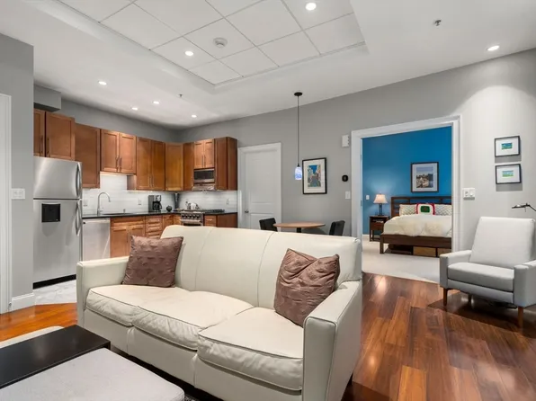 1 Charles St S Unit 214, Boston, MA 02116