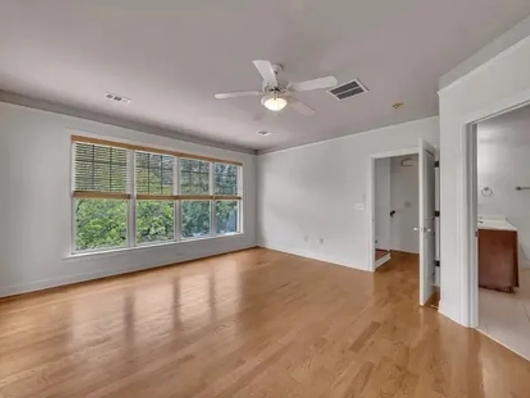 1390 Dutch Valley Pl NE — Photo 29
