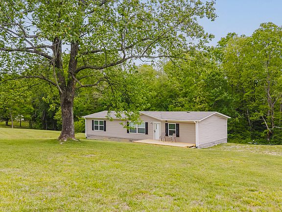 2nd image of 584 Casey Rd