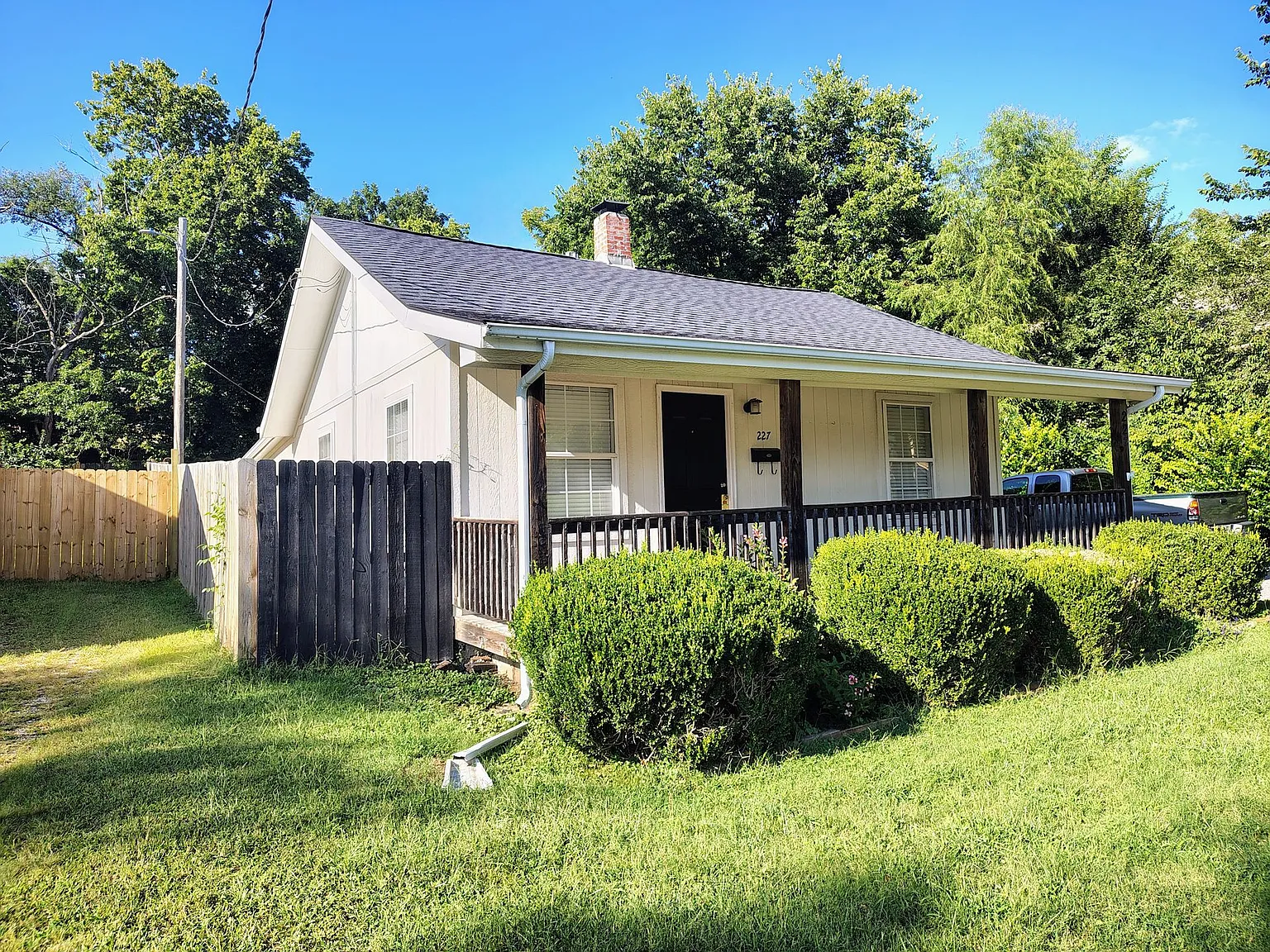 2 bed, 980 sqft, $1,325 — Photo 3