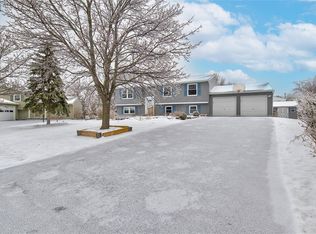 45 Dawn Valley Dr, Rochester, NY 14623