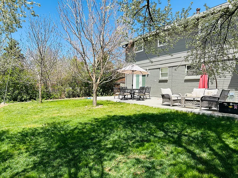 628 W Easter Pl — Photo 7