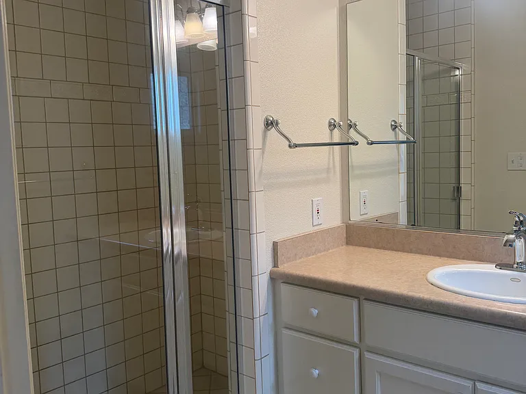 213 Valencia Ave — Photo 11