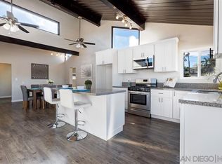 402 Avalon Dr, Vista, CA 92084