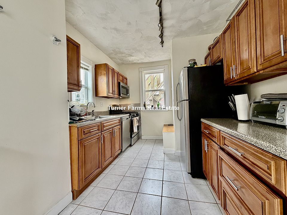 1st image of 6 Lincoln Ave #1A