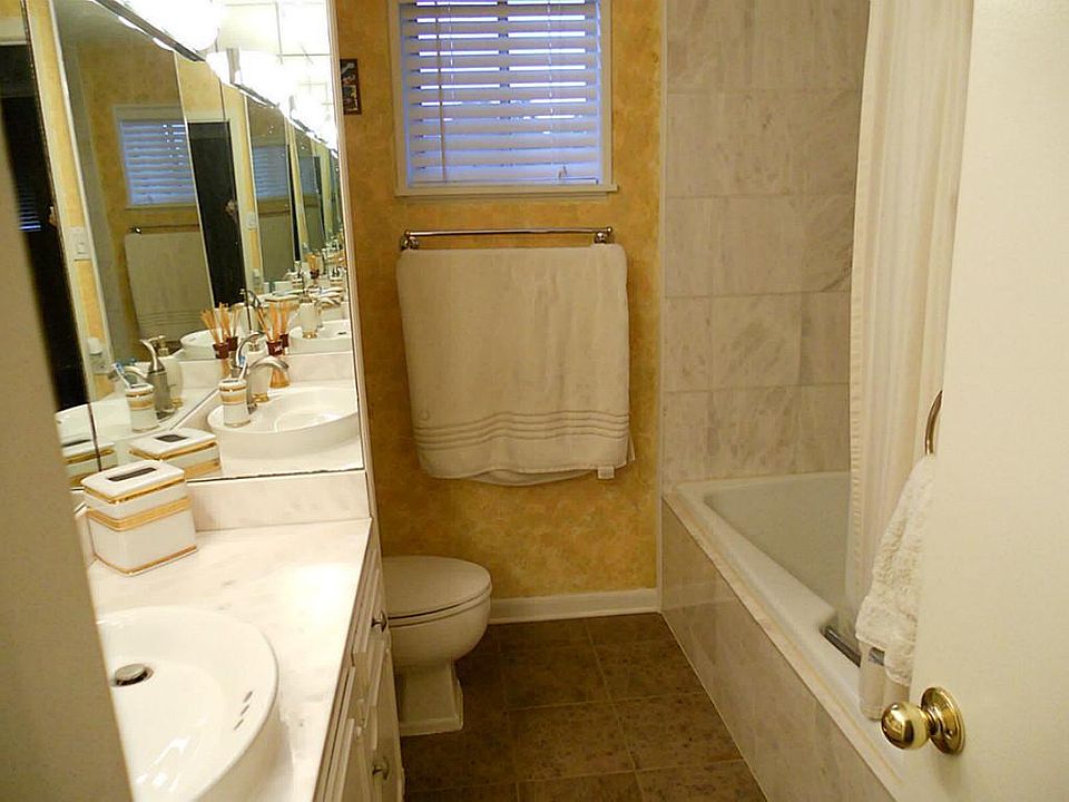 1st image of 1933 Stoney Brook Dr #1933