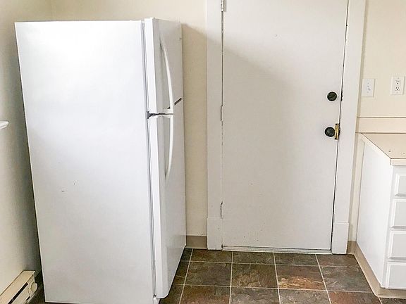 4th image of 10 W Garfield St #6
