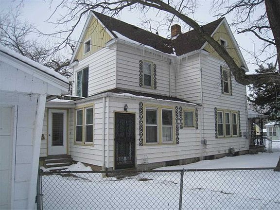3rd image of 586 21st Ave