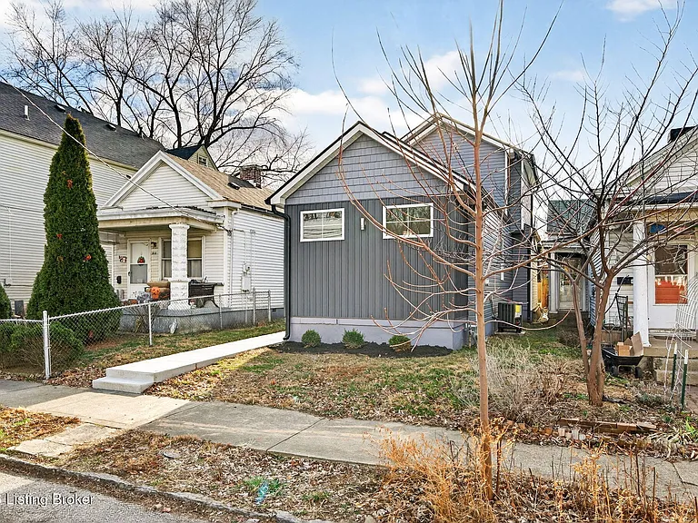 914 Ash St — Photo 3