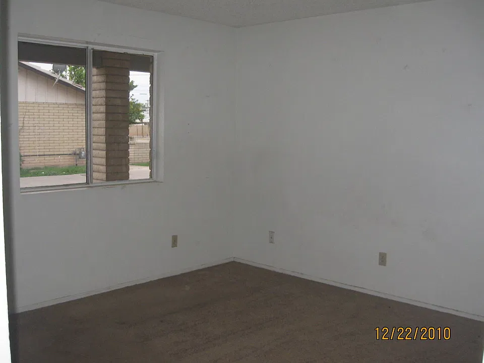 Building Photo 4