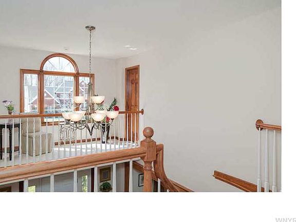 3rd image of 34 Belmore Ct
