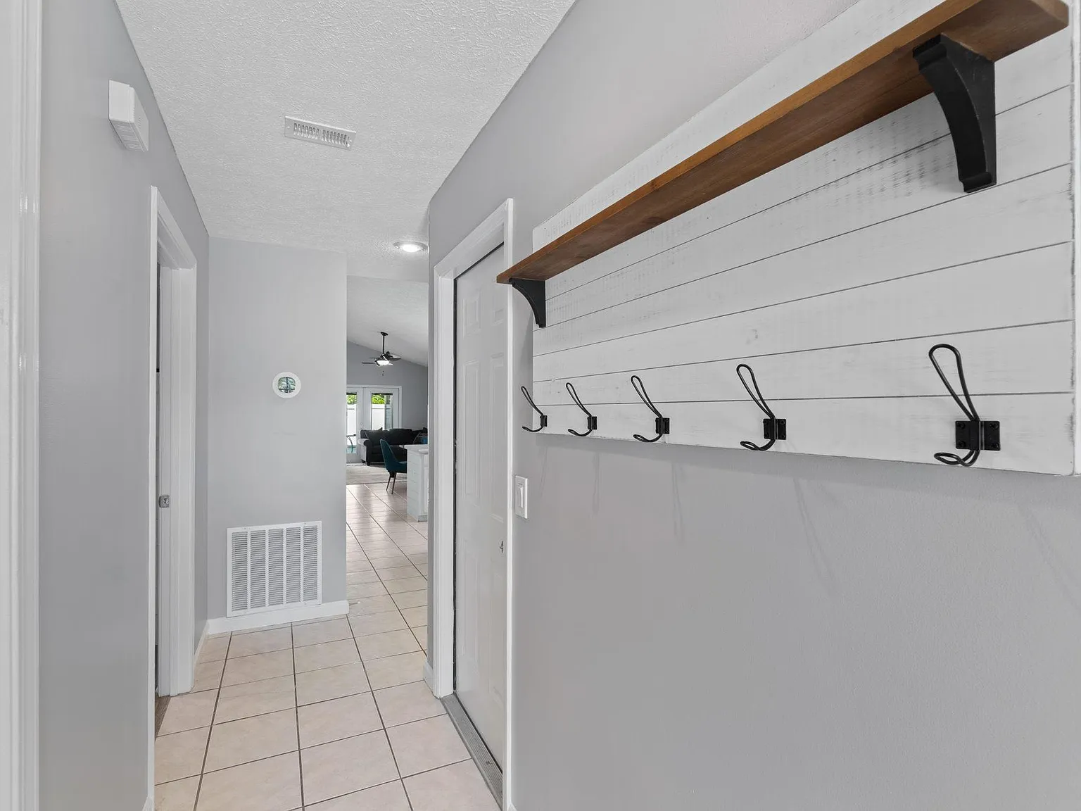 3 bed, 1332 sqft, $2,250 — Photo 4