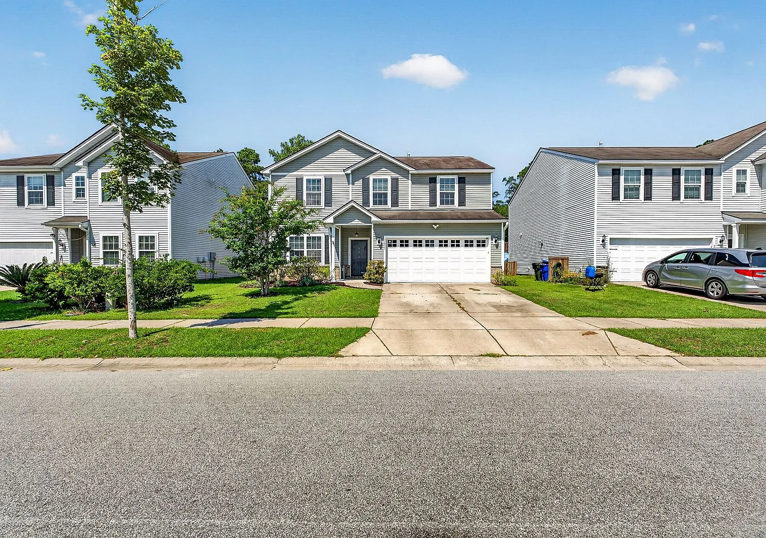 Spacious Living in West Ashley — Photo 3