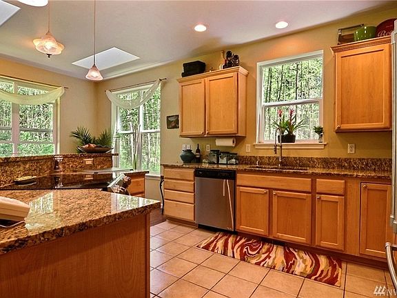 4th image of 4025 157th St NW