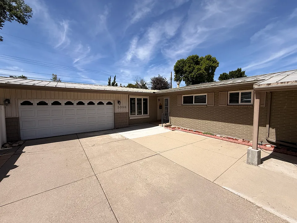 5088 S Woodmont Dr
