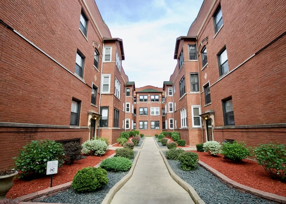 1st image of 4423 N Wolcott Ave Unit B4