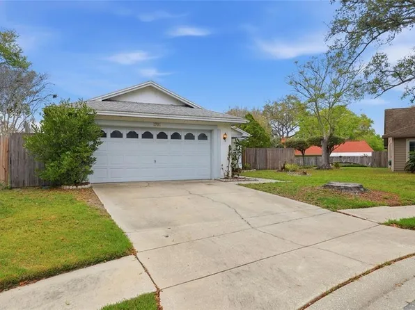 1701 Coppersmith Ct, Lutz, FL 33559