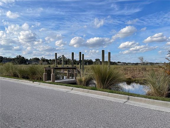 5th image of 341 Blue Cypress Dr