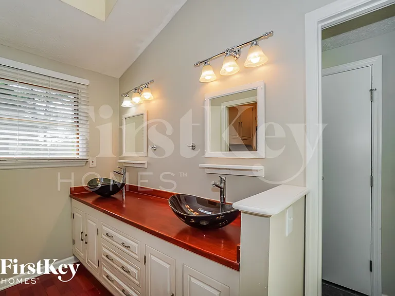 2712 Willow Glen Rd — Photo 12