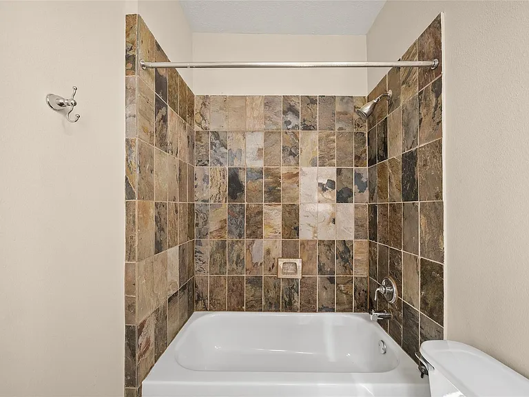 1331 W 21st St #B — Photo 10