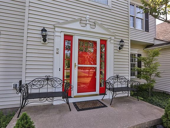 3rd image of 5 Fieldston Grv
