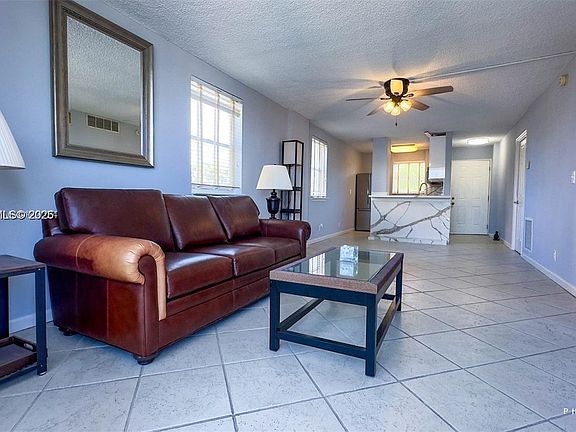 4th image of 1731 SE 15th St APT 315