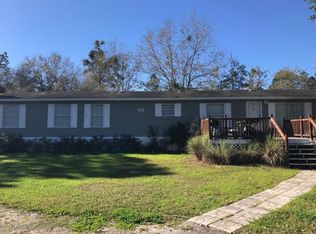 557 Palmetto Bluff Rd, Palatka, FL 32177