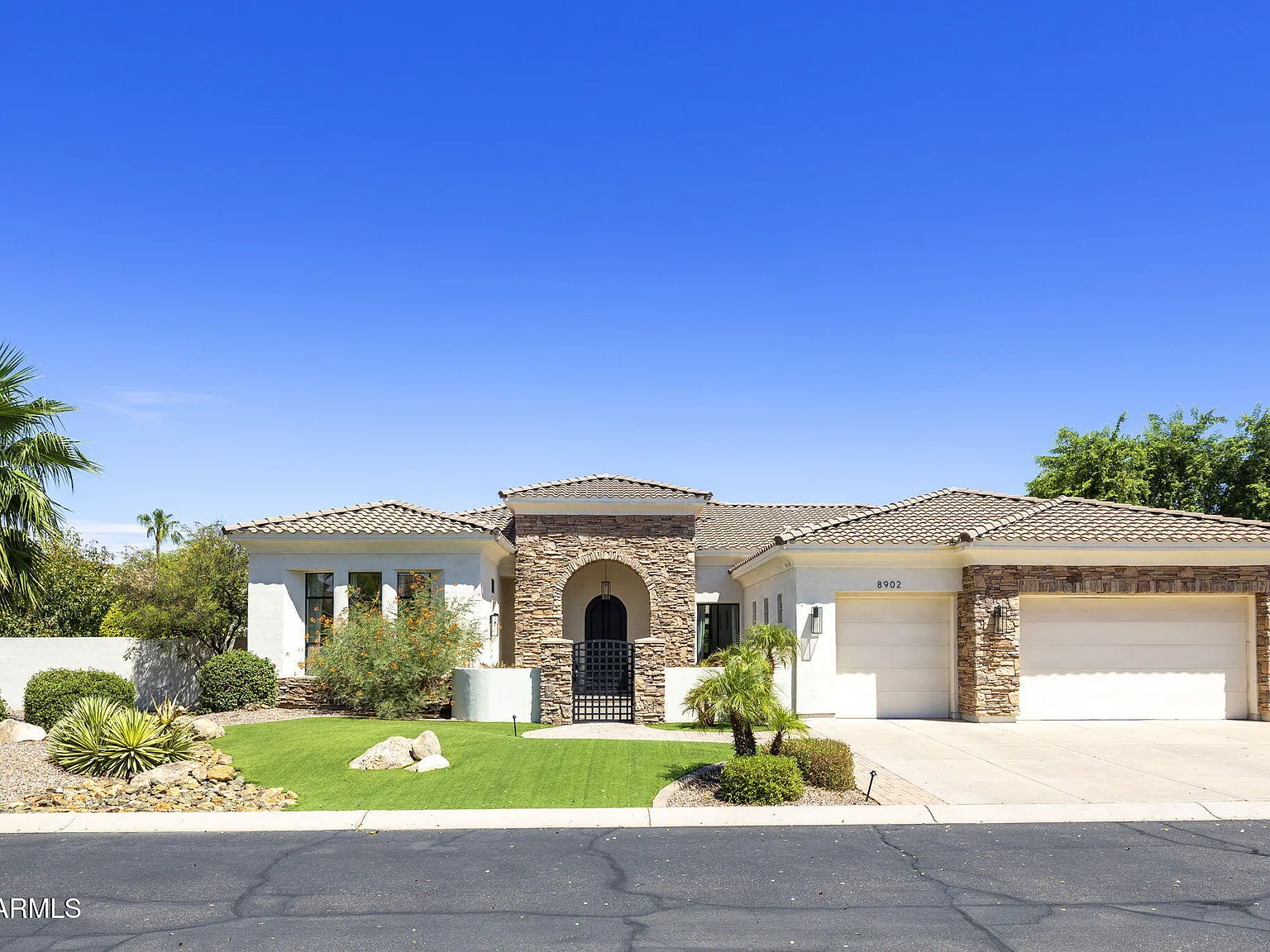 4 bed, 2.5 bath, 3163 sqft, $15,000 — Photo 3