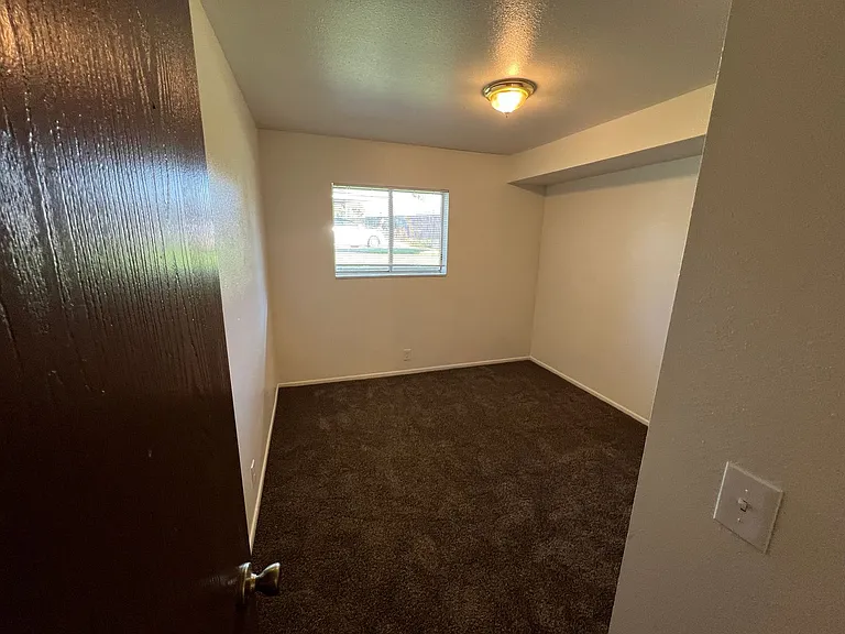 4689 S Brookwillow Cv #B — Photo 18