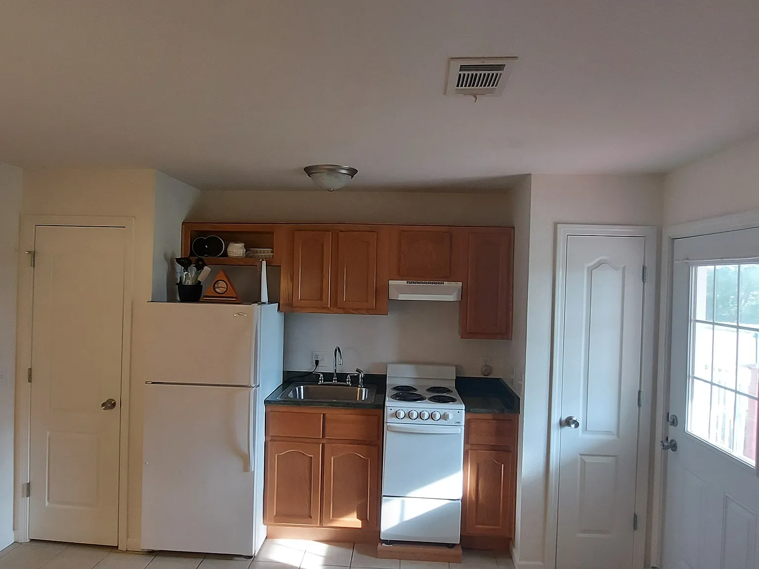 1 bed, 450 sqft, $725 — Photo 1