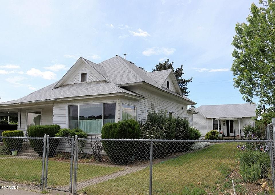 1st image of 704 S Wapato Ave