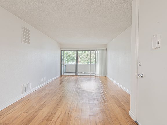 2nd image of 3400 Manning Ave #1812